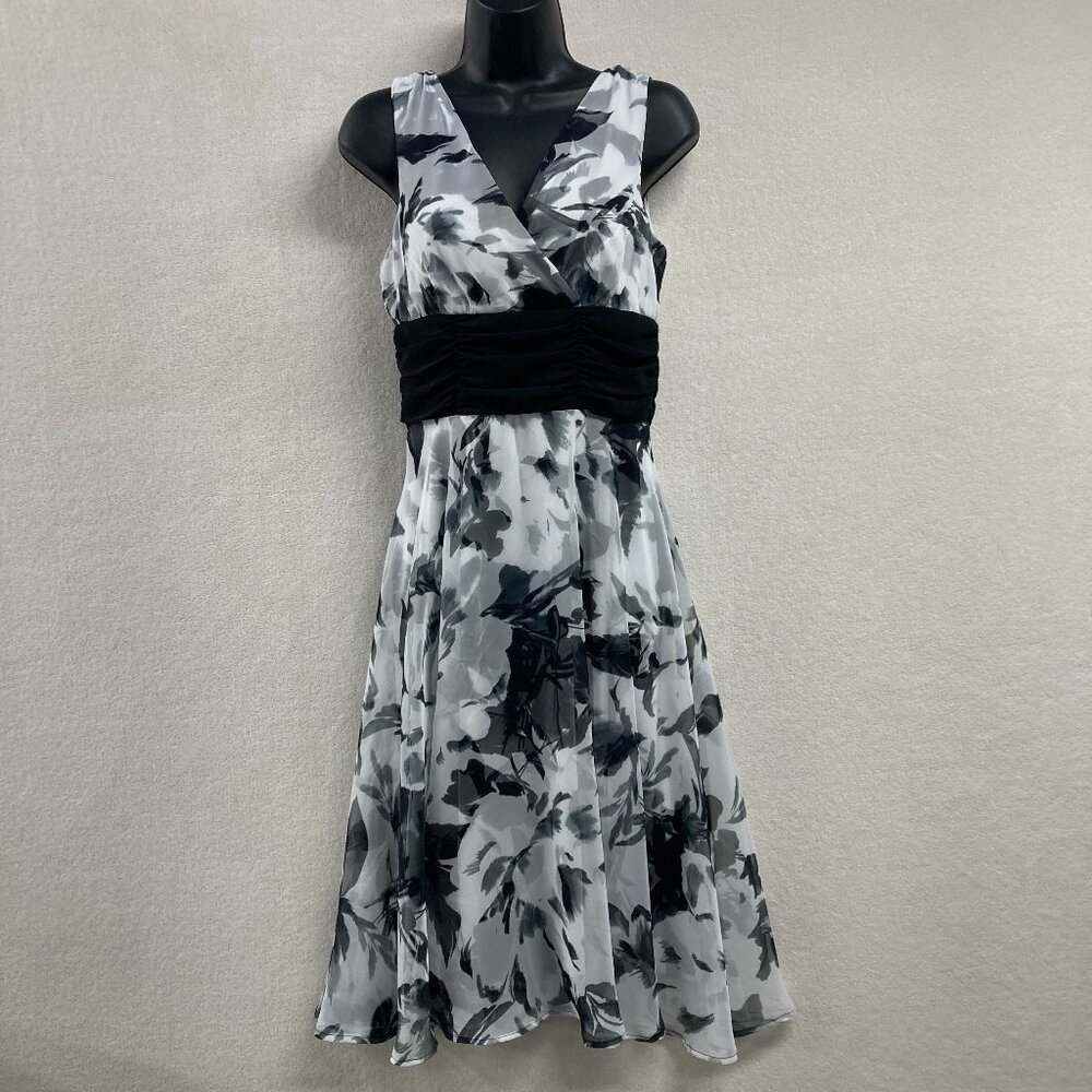 Connected Apparel Black White Floral Dress Size 6
